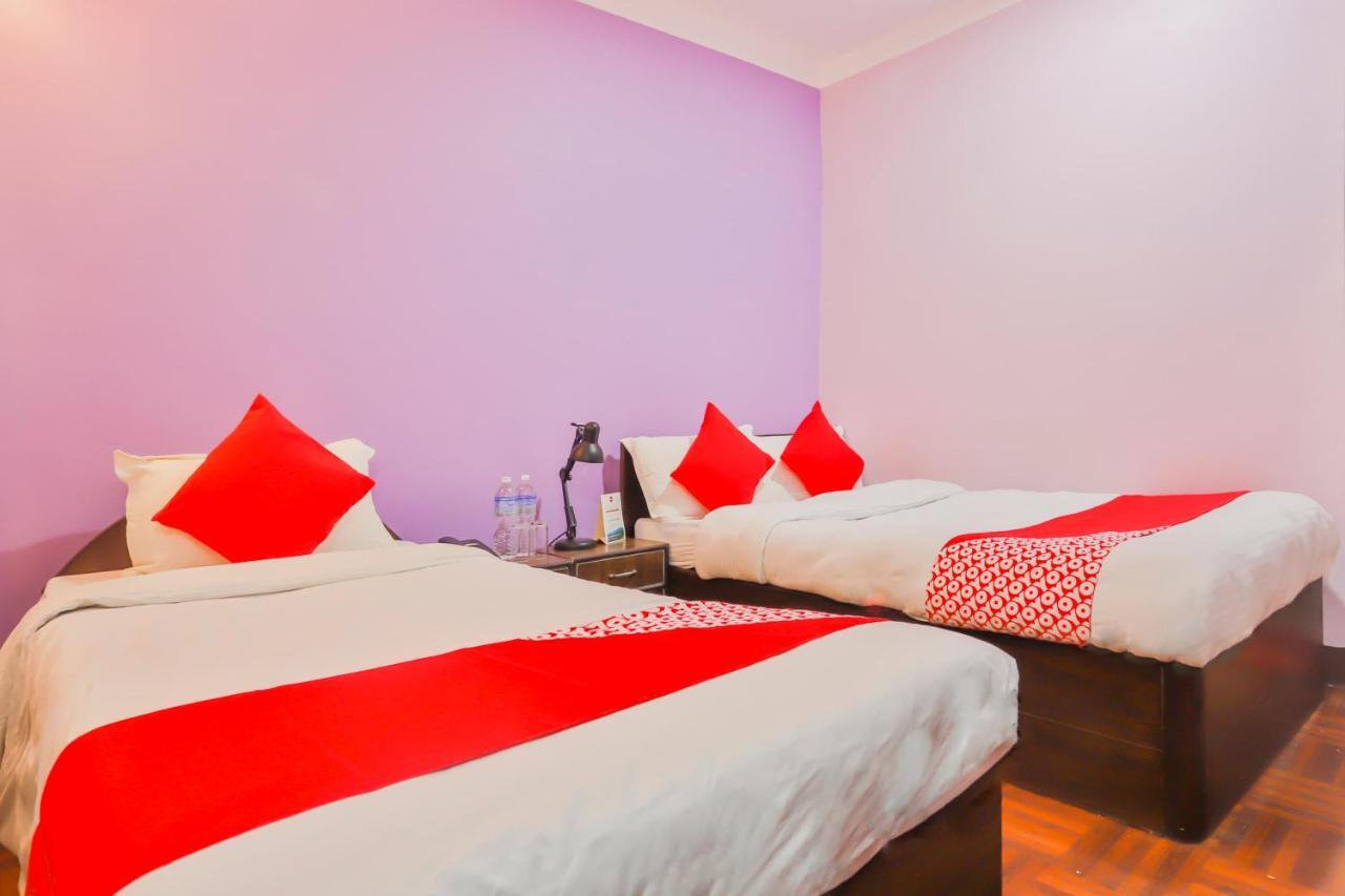 Oyo 720 Lekali Homes And Restaurant Kathmandu Ngoại thất bức ảnh