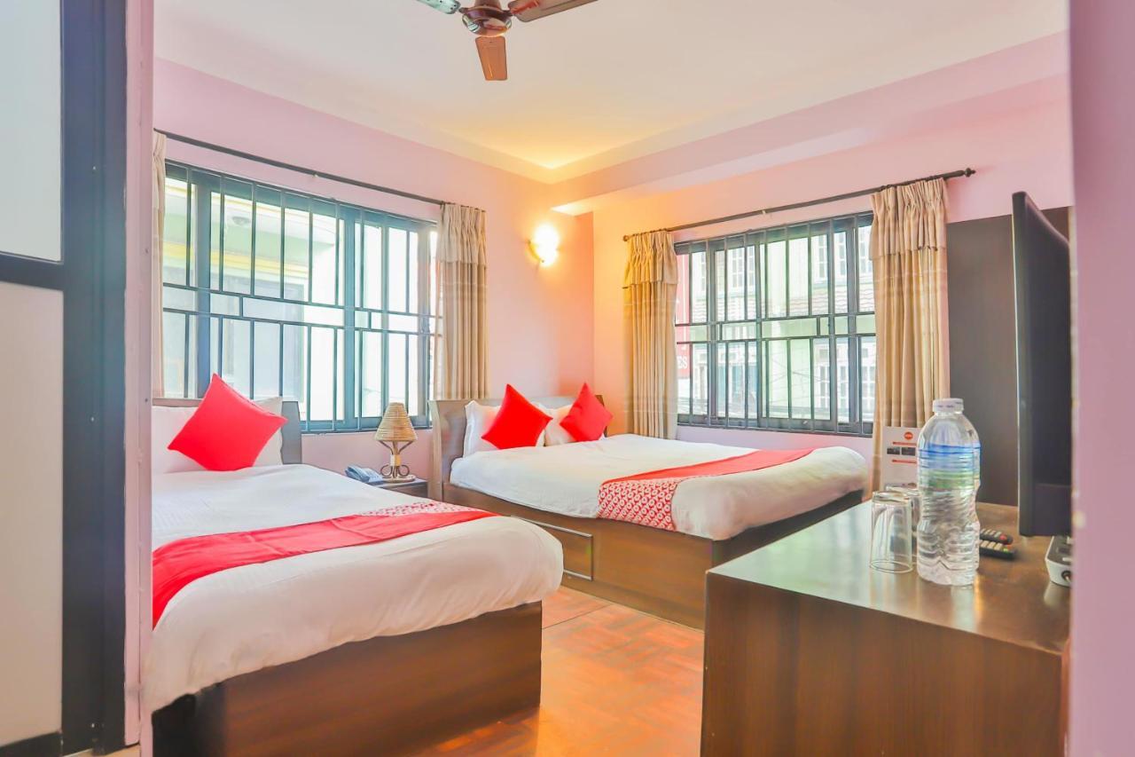 Oyo 720 Lekali Homes And Restaurant Kathmandu Ngoại thất bức ảnh